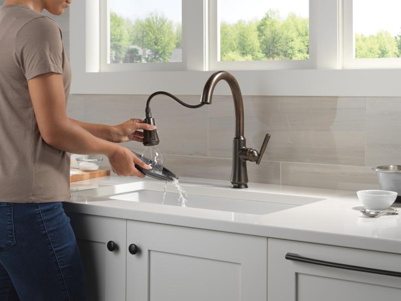DELTA Coranto Touch2O Technology Kitchen Faucet with Touchless Technology — Venetian Bronze