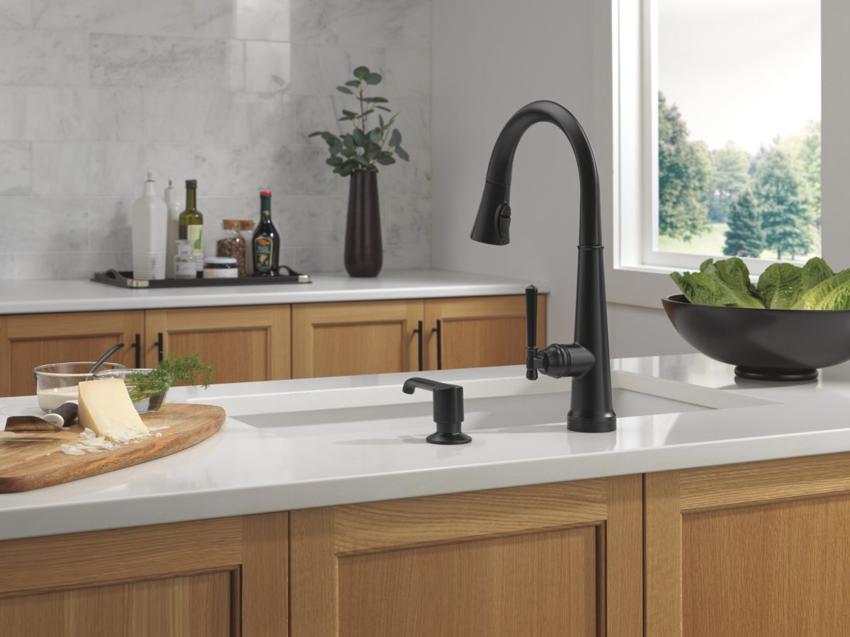DELTA Emmeline Touch2O Technology Kitchen Faucet with Touchless Technology — Matte Black