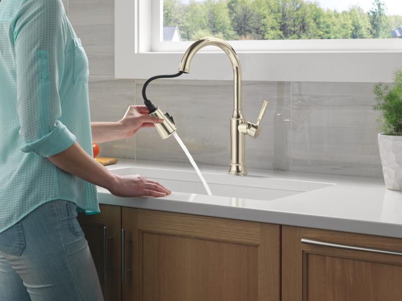 DELTA Renaldi Single Handle Pull-Down Kitchen Faucet — Lumicoat® Polished Nickel