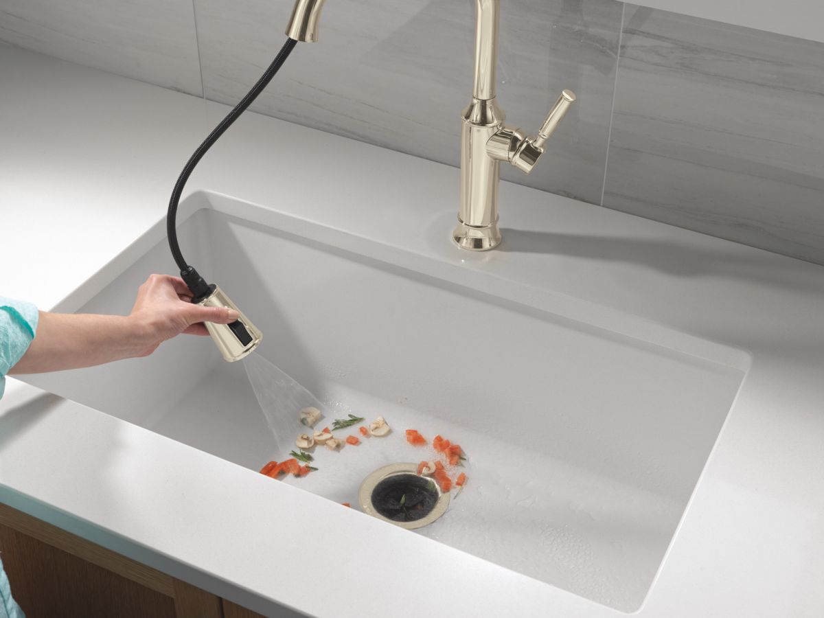 DELTA Renaldi Single Handle Pull-Down Kitchen Faucet — Lumicoat® Polished Nickel