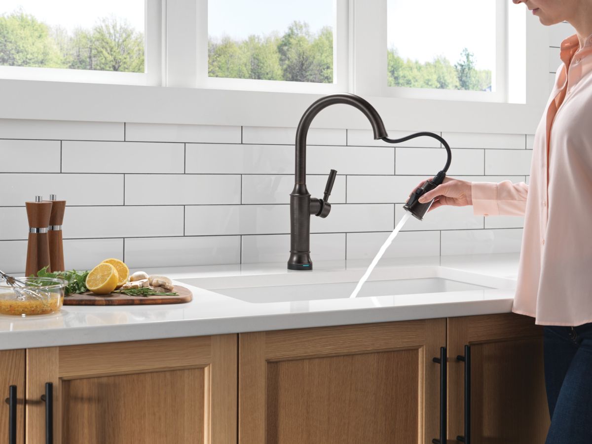 DELTA Renaldi Touch2O Technology Kitchen Faucet with Touchless Technology — Venetian Bronze