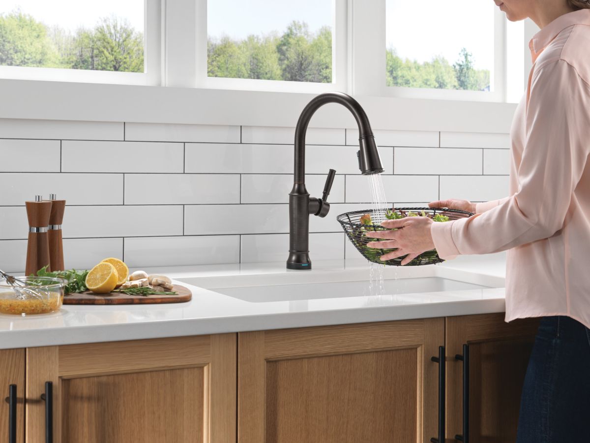 DELTA Renaldi Touch2O Technology Kitchen Faucet with Touchless Technology — Venetian Bronze