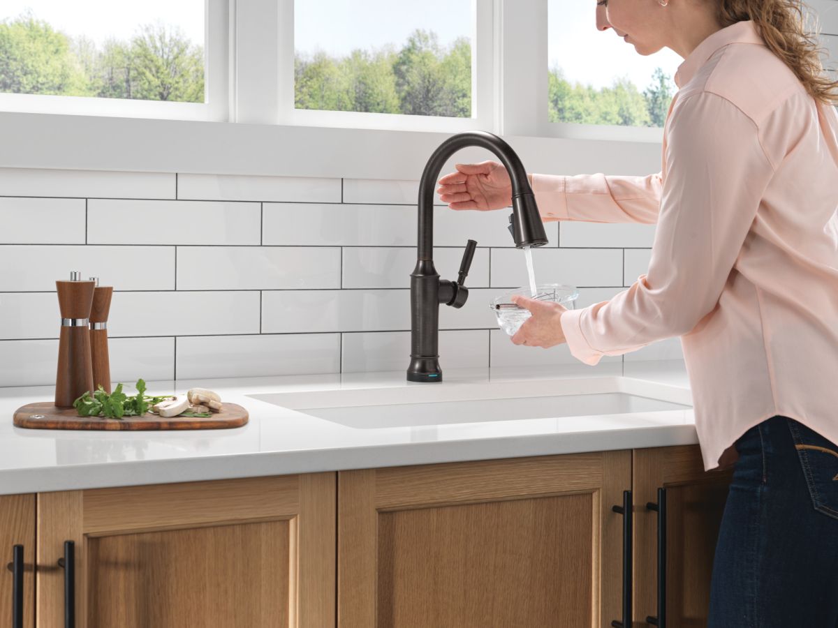 DELTA Renaldi Touch2O Technology Kitchen Faucet with Touchless Technology — Venetian Bronze