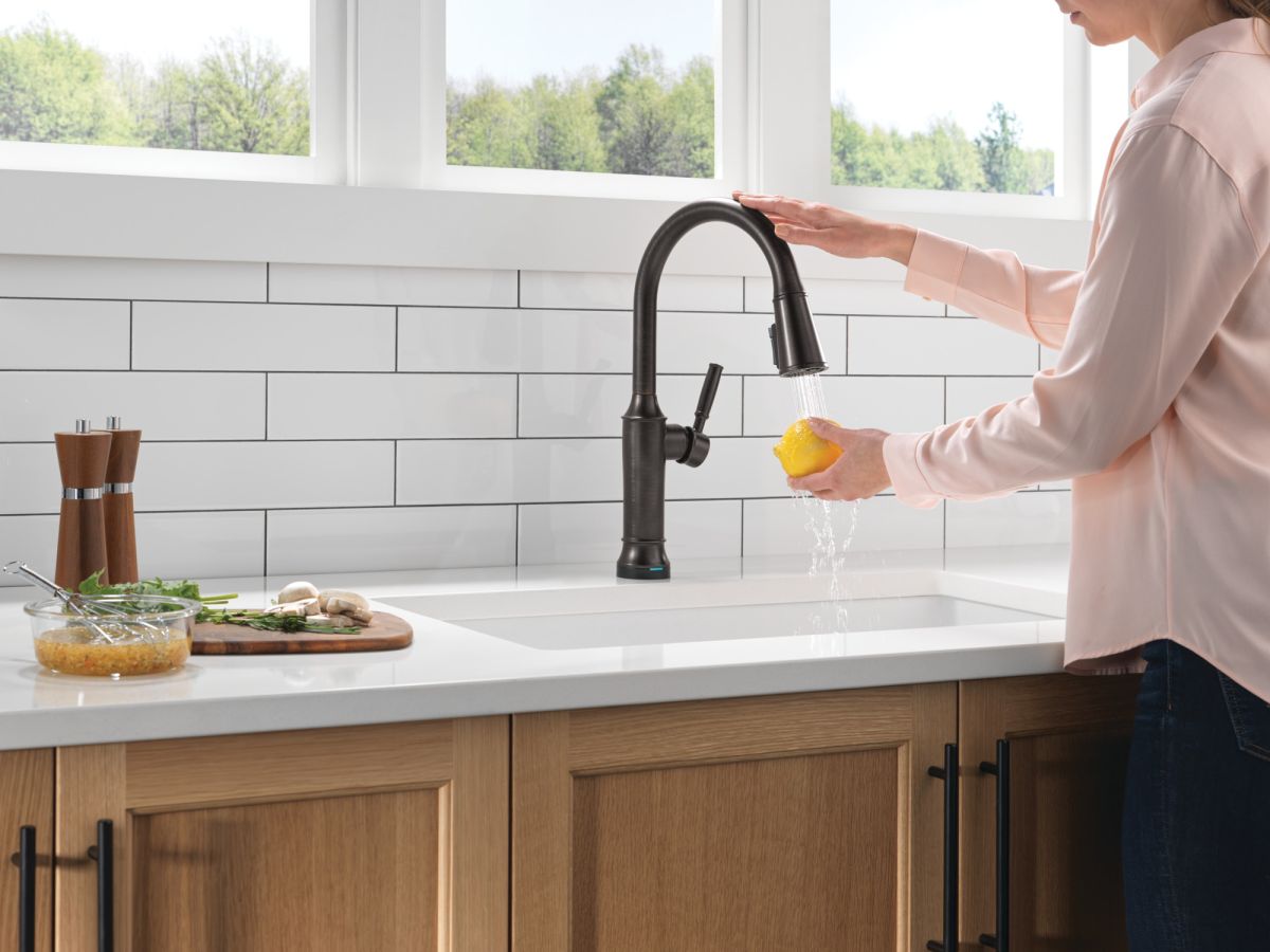 DELTA Renaldi Touch2O Technology Kitchen Faucet with Touchless Technology — Venetian Bronze