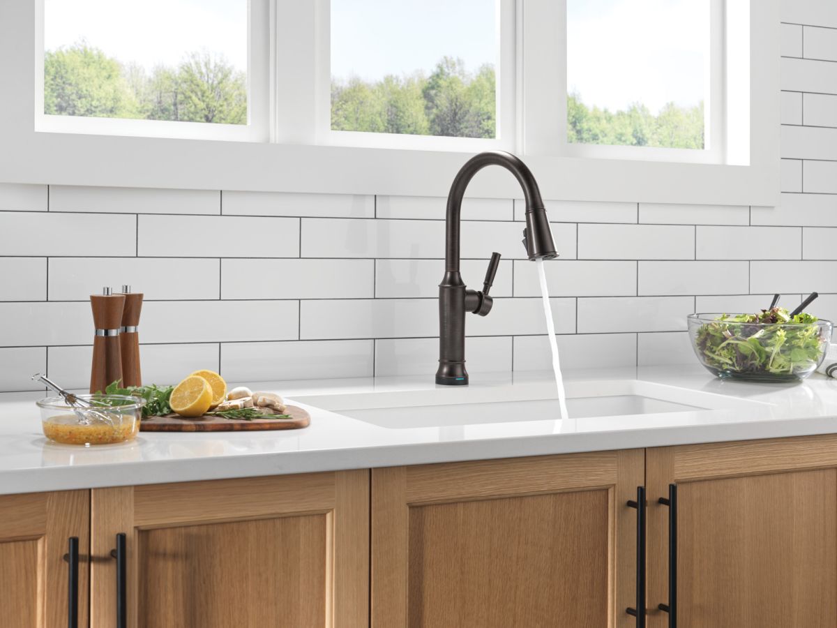 DELTA Renaldi Touch2O Technology Kitchen Faucet with Touchless Technology — Venetian Bronze