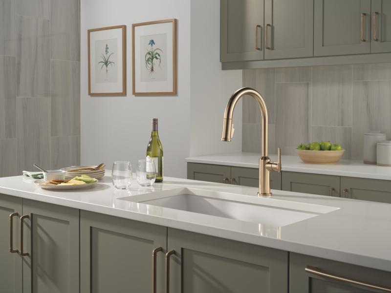 DELTA Cordova Single Handle Pull-Down Kitchen Faucet — Lumicoat® Champagne Bronze