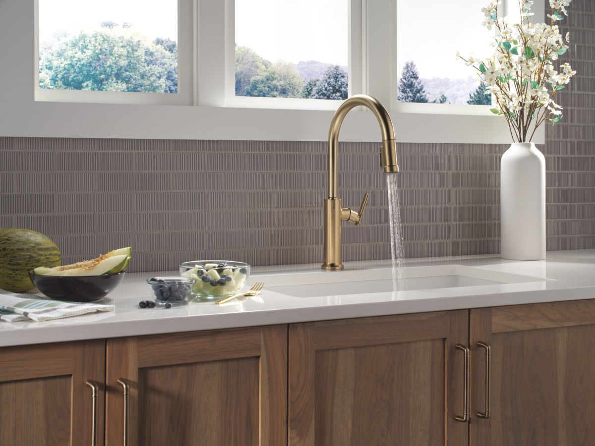 DELTA Altado Single Handle Pull-Down Kitchen Faucet — Champagne Bronze