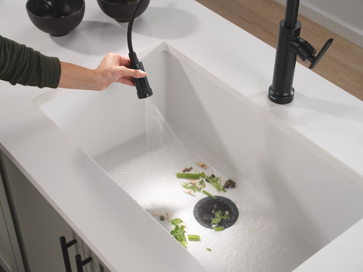 DELTA Altado Touch2O Technology Kitchen Faucet with Touchless Technology — Matte Black