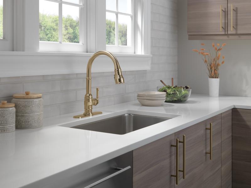 DELTA Broderick Single Handle Pull-Down Kitchen Faucet — Champagne Bronze