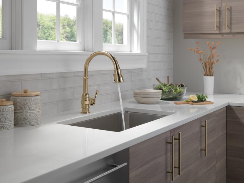 DELTA Broderick Single Handle Pull-Down Kitchen Faucet — Champagne Bronze