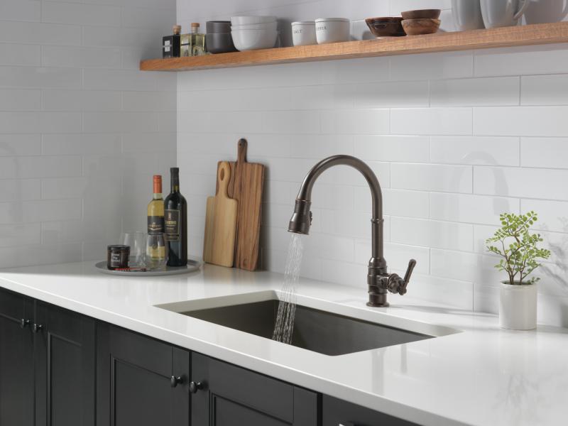 DELTA Broderick Single Handle Pull-Down Kitchen Faucet — Venetian Bronze