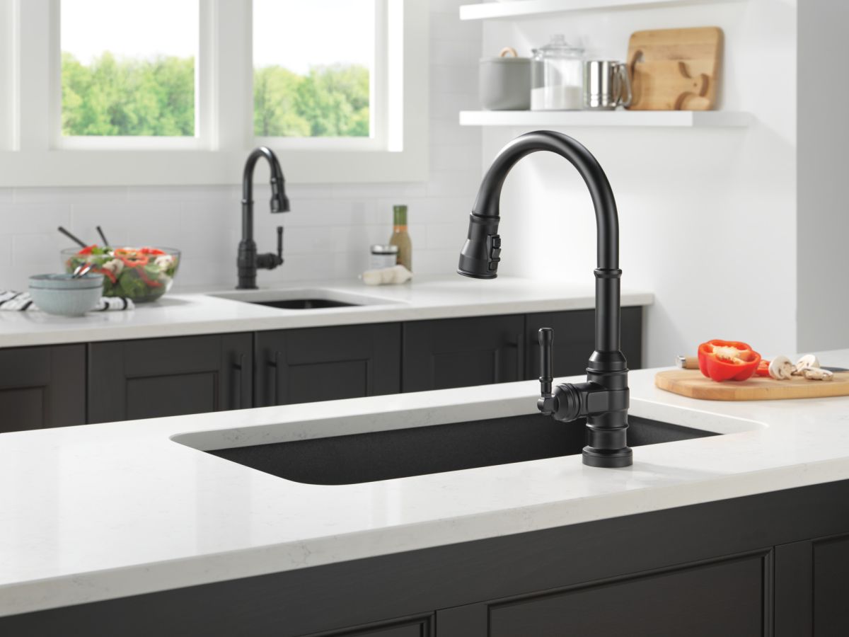 DELTA Broderick Single Handle Pull-Down Kitchen Faucet With Touch2O  Technology — Matte Black