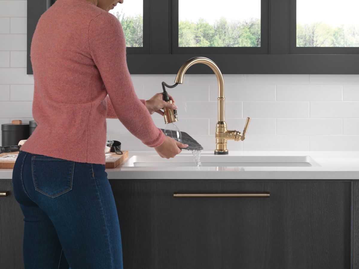 DELTA Broderick Single Handle Pull-Down Kitchen Faucet With Touch2O  Technology — Champagne Bronze