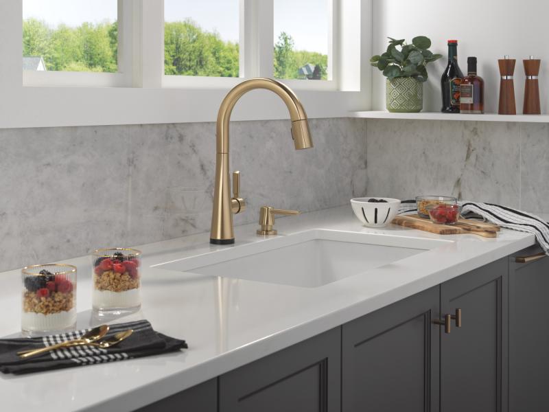 DELTA Monrovia Touch2O Technology Kitchen Faucet with Touchless Technology — Lumicoat® Champagne Bronze