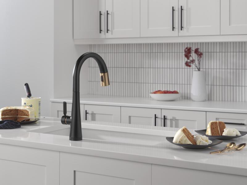 DELTA Monrovia Touch2O Technology Kitchen Faucet with Touchless Technology — Matte Black / Champagne Bronze