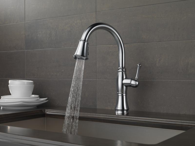 DELTA Cassidy Single Handle Pull-Down Kitchen Faucet — Lumicoat® Arctic Stainless