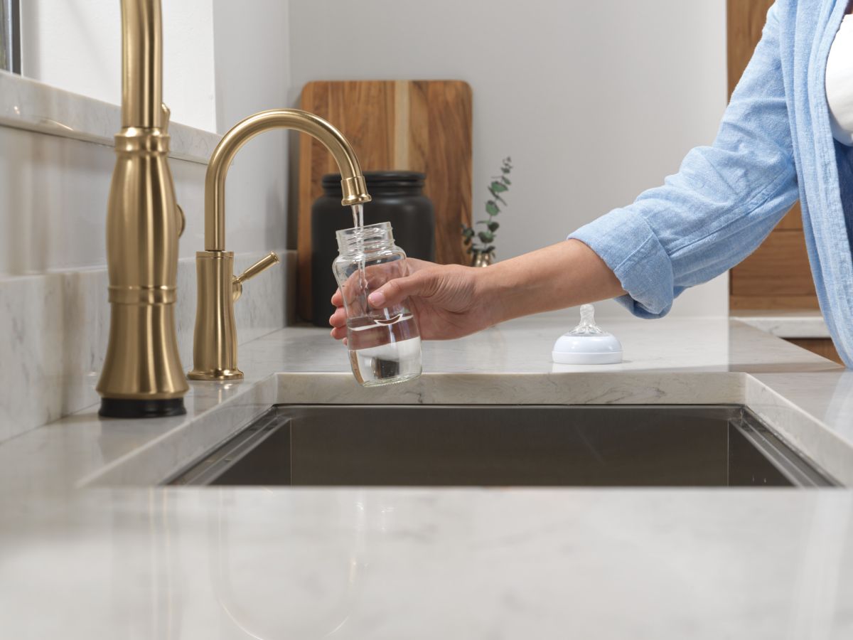 DELTA Other Traditional Beverage Faucet — Champagne Bronze