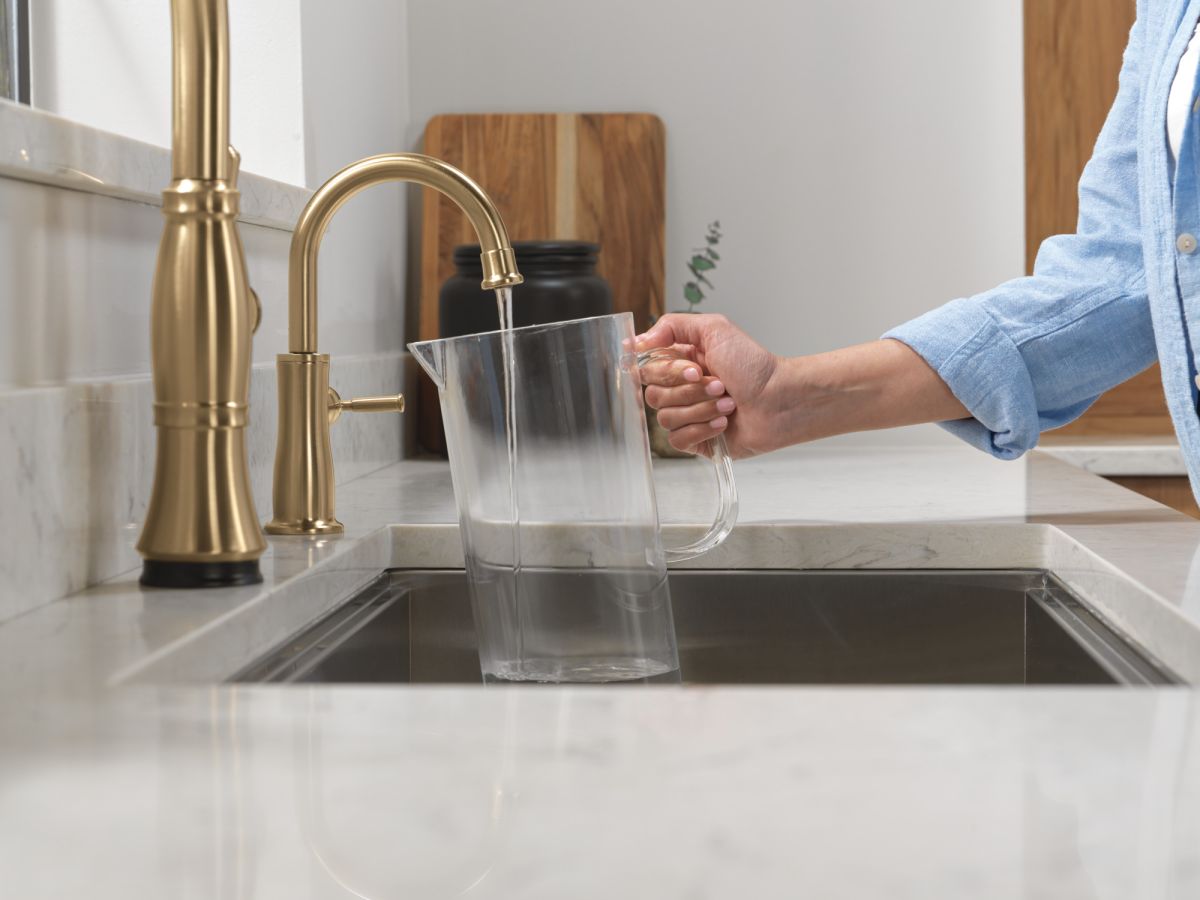 DELTA Other Traditional Beverage Faucet — Champagne Bronze