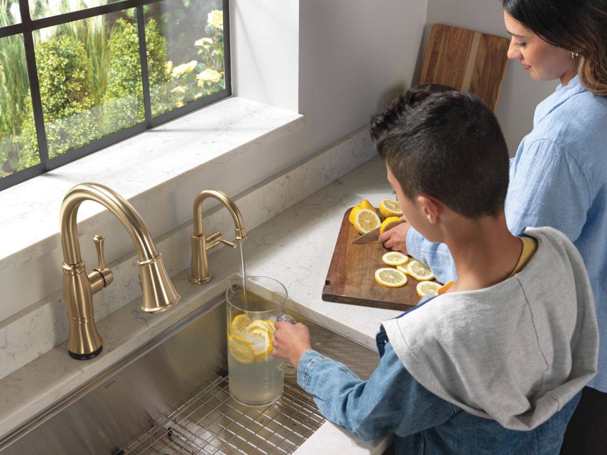 DELTA Other Traditional Beverage Faucet — Champagne Bronze