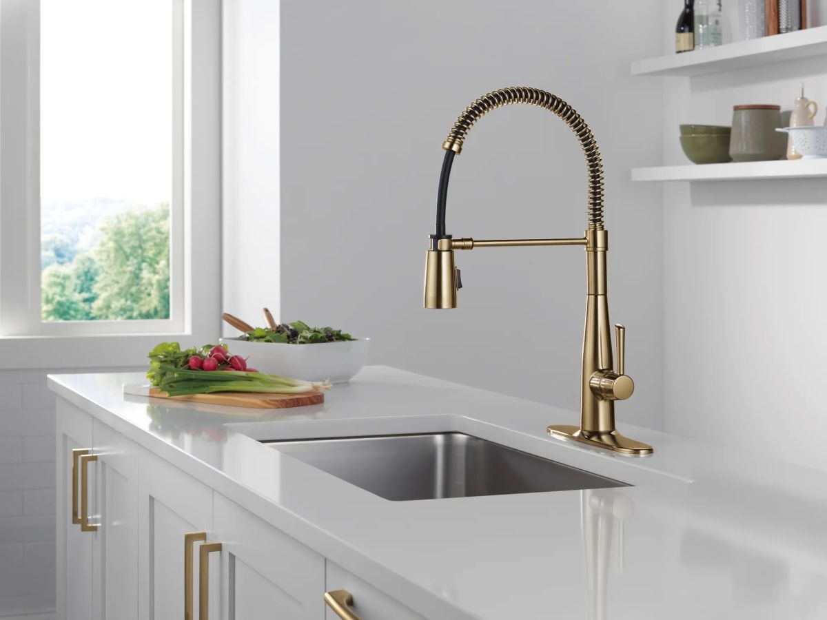 DELTA Essa Single-Handle Pull-Down Spring Kitchen Faucet — Champagne Bronze