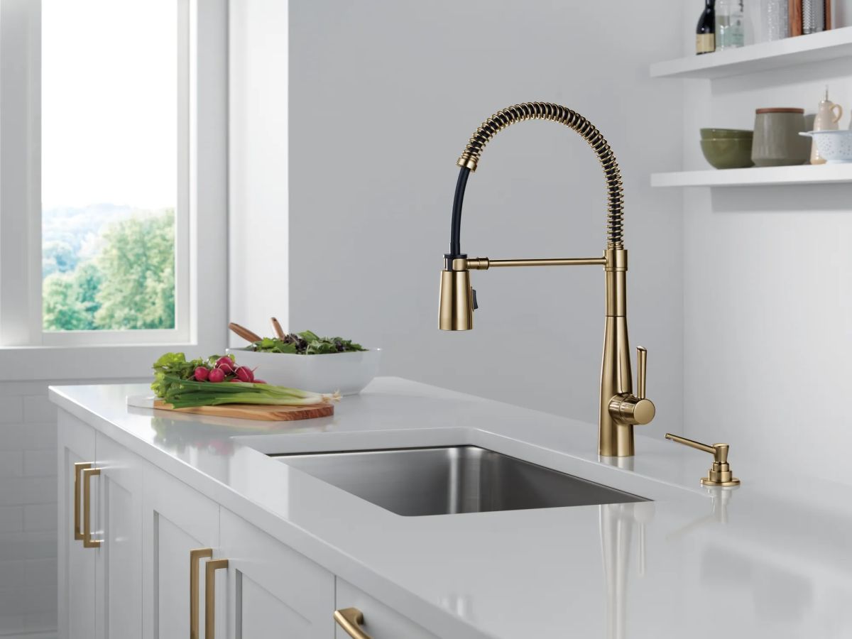 DELTA Essa Single-Handle Pull-Down Spring Kitchen Faucet — Champagne Bronze