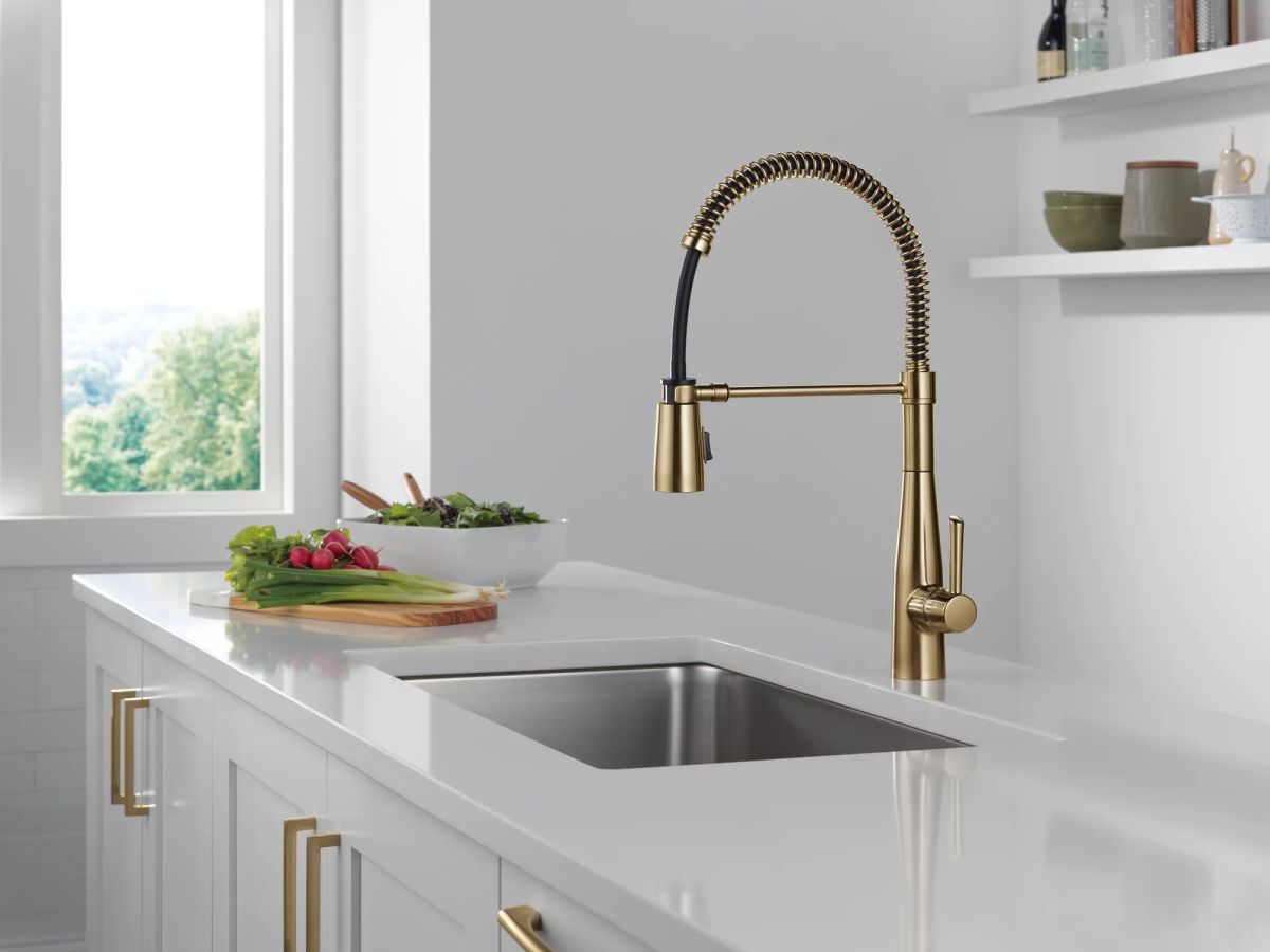 DELTA Essa Single-Handle Pull-Down Spring Kitchen Faucet — Champagne Bronze
