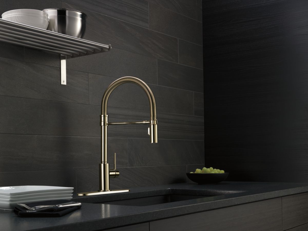 DELTA Trinsic Single-Handle Pull-Down Spring Kitchen Faucet — Polished Nickel