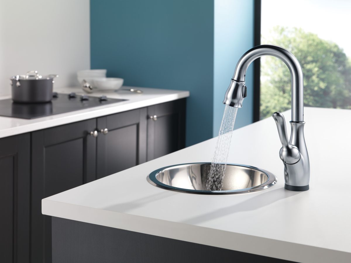 DELTA Leland Single Handle Pull-Down Bar / Prep Faucet with Touch2O Technology — Arctic Stainless