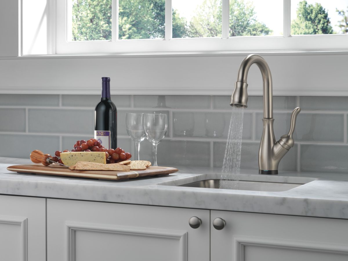 DELTA Leland Single Handle Pull-Down Bar / Prep Faucet with Touch2O Technology — Spotshield Stainless