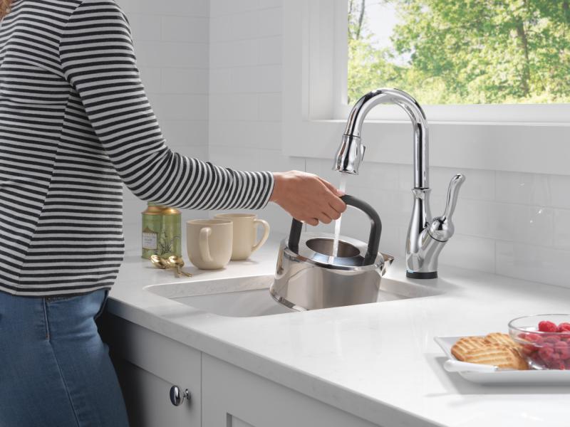 DELTA Leland Touch2O Bar / Prep Faucet with Touchless Technology — Chrome