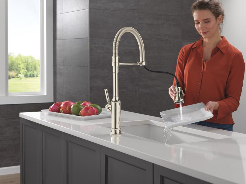 DELTA Renaldi Single-Handle Pull-Down Spring Kitchen Faucet — Lumicoat® Polished Nickel