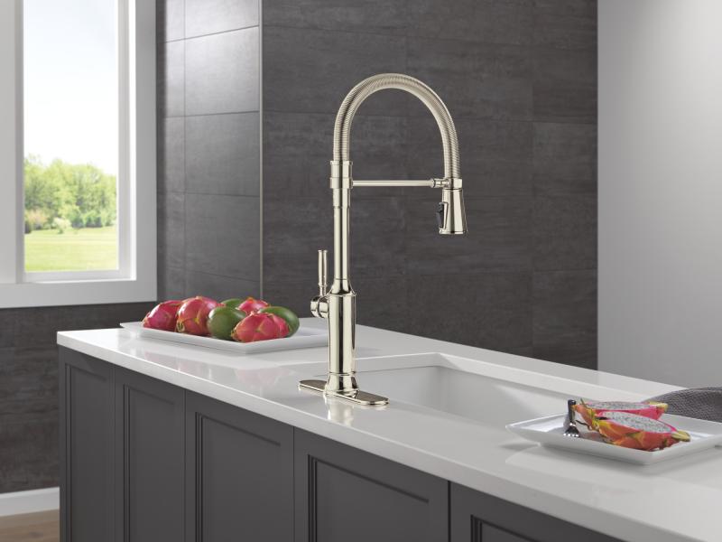 DELTA Renaldi Single-Handle Pull-Down Spring Kitchen Faucet — Lumicoat® Polished Nickel