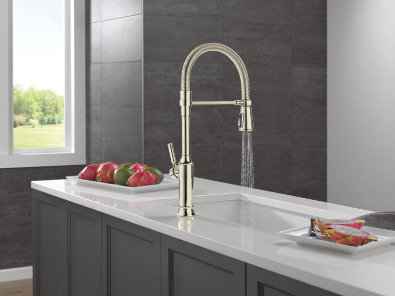 DELTA Renaldi Single-Handle Pull-Down Spring Kitchen Faucet — Lumicoat® Polished Nickel