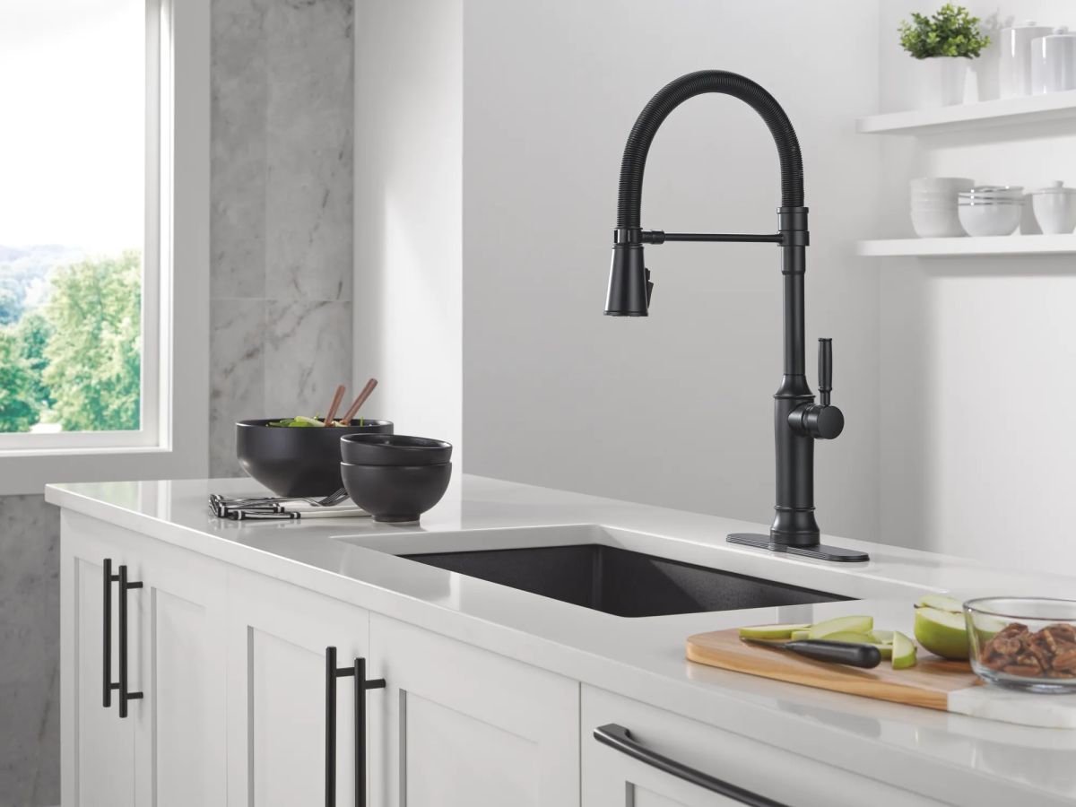 DELTA Renaldi Touch2O Technology Kitchen Faucet with Touchless Technology — Matte Black
