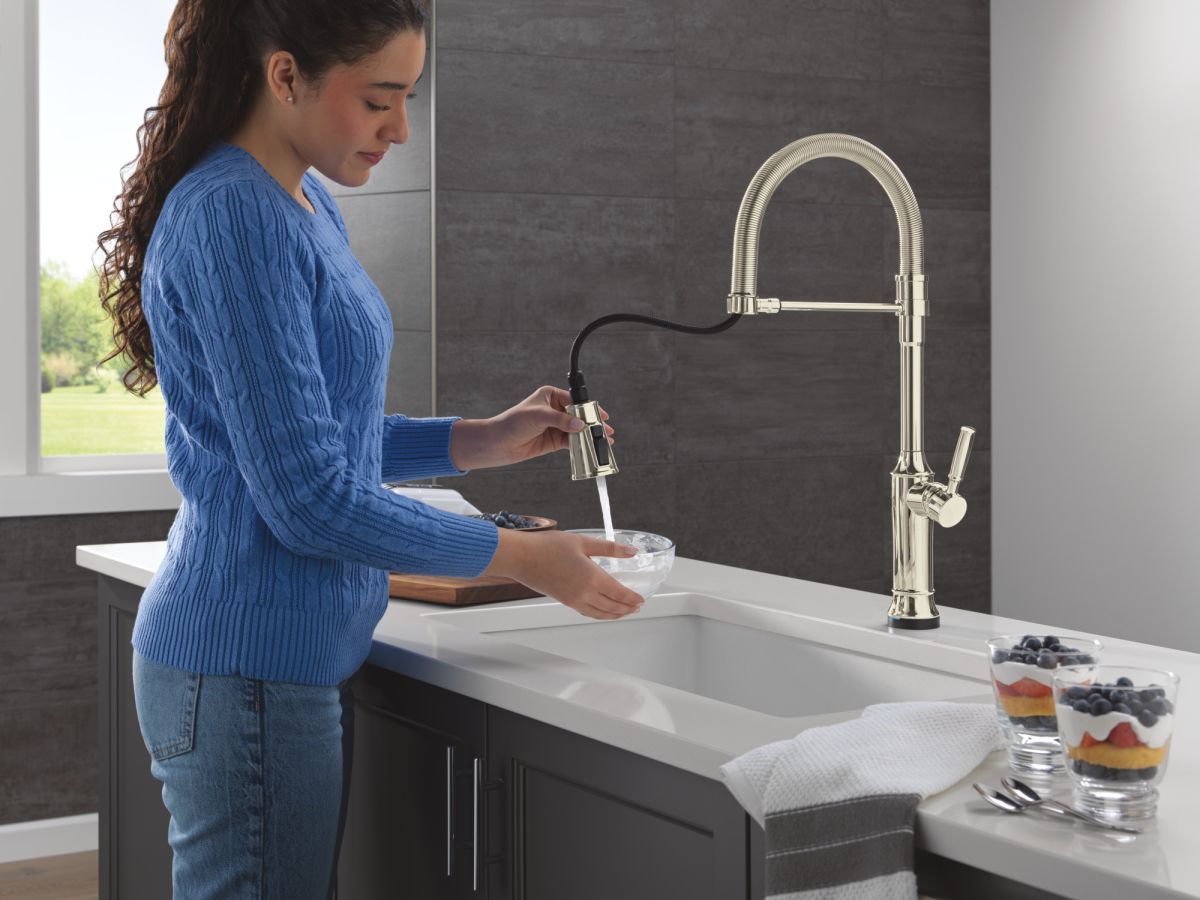 DELTA Renaldi Touch2O Technology Kitchen Faucet with Touchless Technology — Lumicoat® Polished Nickel