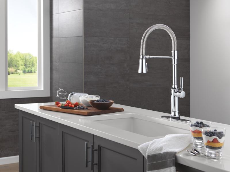 DELTA Renaldi Touch2O Technology Kitchen Faucet with Touchless Technology — Lumicoat® Chrome