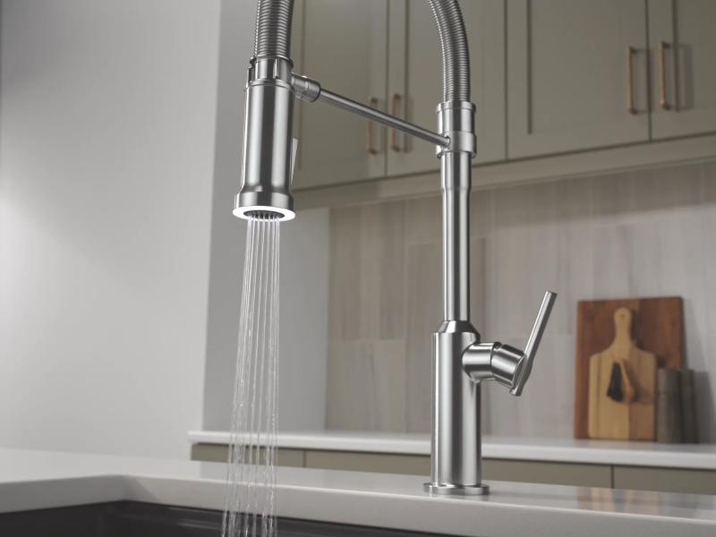 DELTA Cordova Single Handle Pull-Down Kitchen Faucet With Spring Spout — Lumicoat® Arctic Stainless