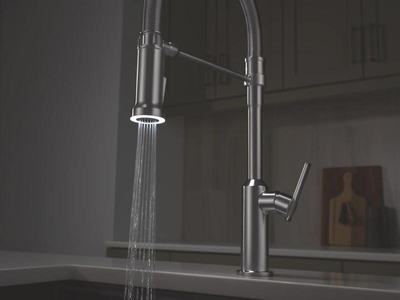 DELTA Cordova Single Handle Pull-Down Kitchen Faucet With Spring Spout — Lumicoat® Arctic Stainless