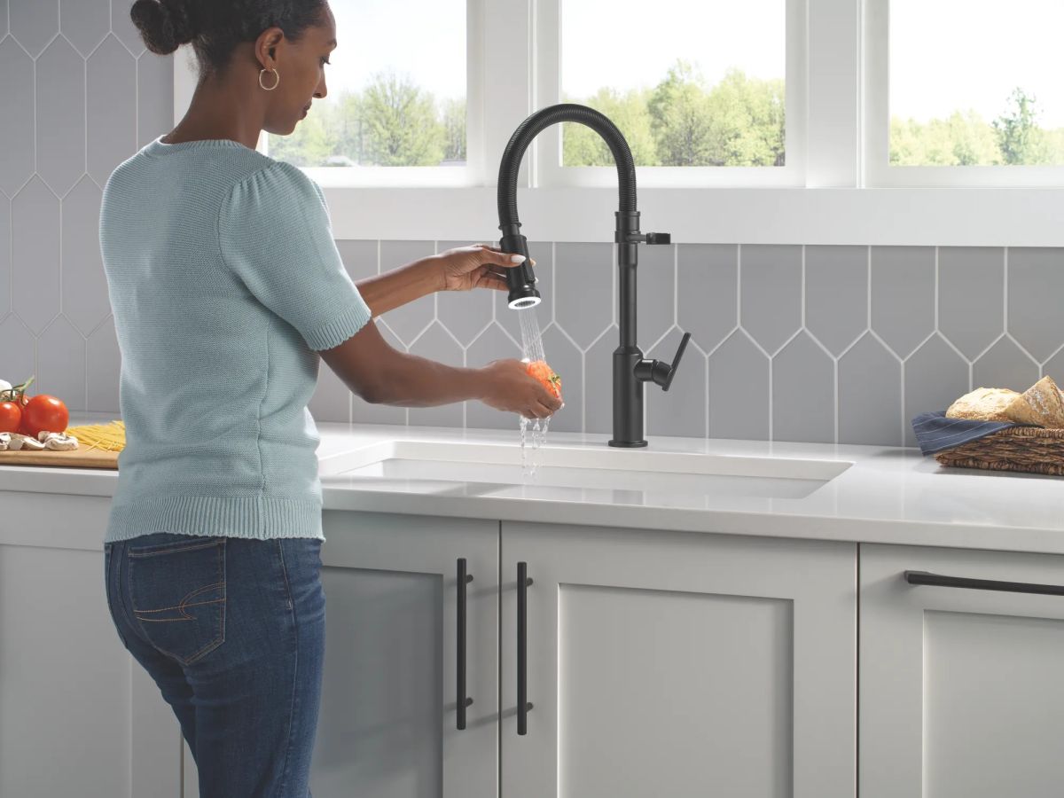 DELTA Cordova Single Handle Pull-Down Kitchen Faucet With Spring Spout — Matte Black