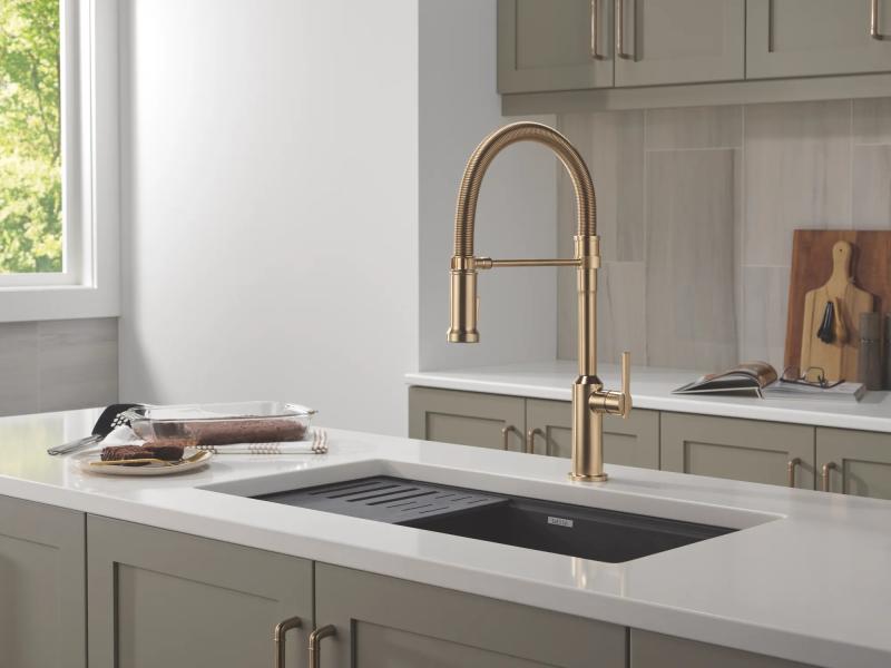 DELTA Cordova Single Handle Pull-Down Kitchen Faucet With Spring Spout — Lumicoat® Champagne Bronze
