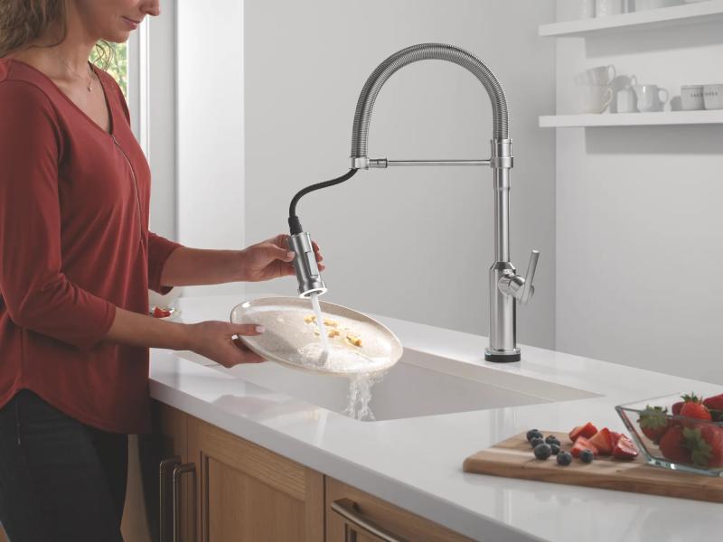 DELTA Cordova Touch2O Technology Kitchen Faucet with Touchless Technology — Lumicoat® Arctic Stainless