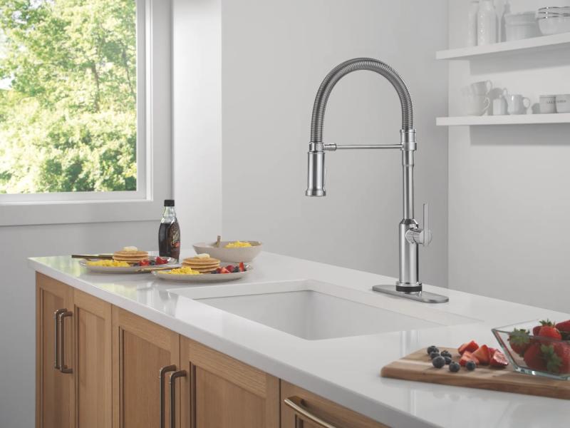 DELTA Cordova Touch2O Technology Kitchen Faucet with Touchless Technology — Lumicoat® Arctic Stainless