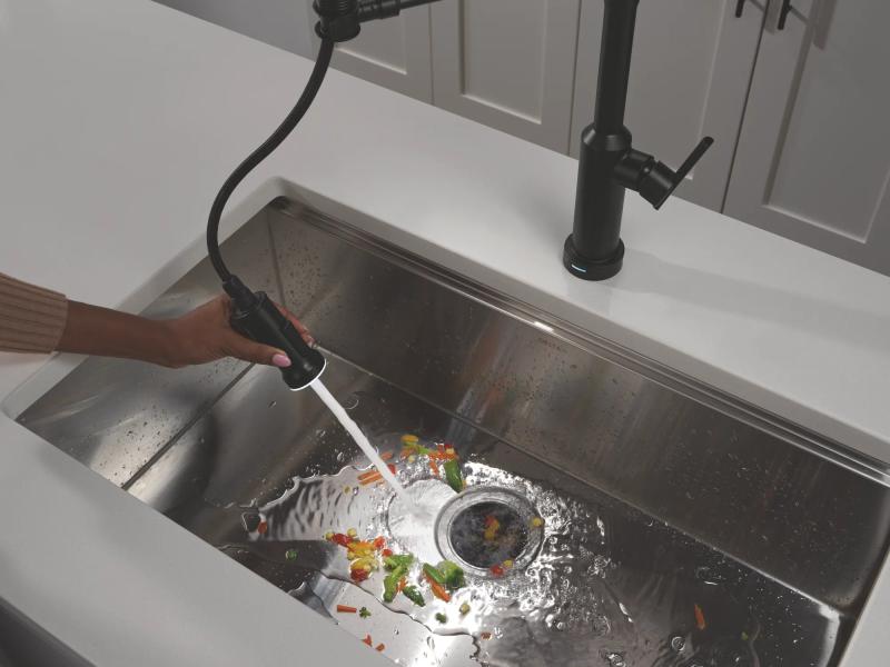 DELTA Cordova Touch2O Technology Kitchen Faucet with Touchless Technology — Matte Black