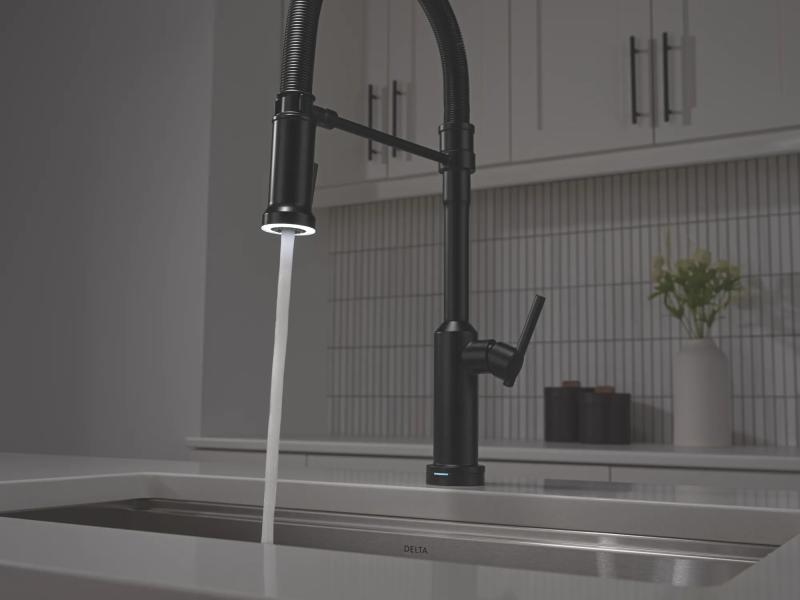 DELTA Cordova Touch2O Technology Kitchen Faucet with Touchless Technology — Matte Black