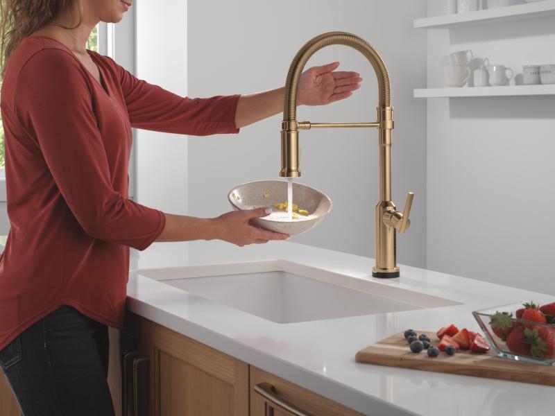 DELTA Cordova Touch2O Technology Kitchen Faucet with Touchless Technology — Lumicoat® Champagne Bronze
