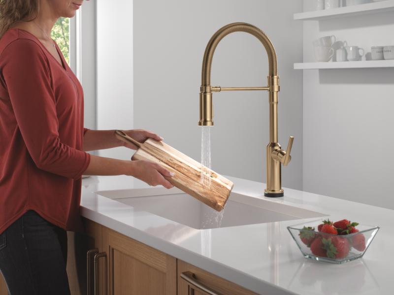 DELTA Cordova Touch2O Technology Kitchen Faucet with Touchless Technology — Lumicoat® Champagne Bronze