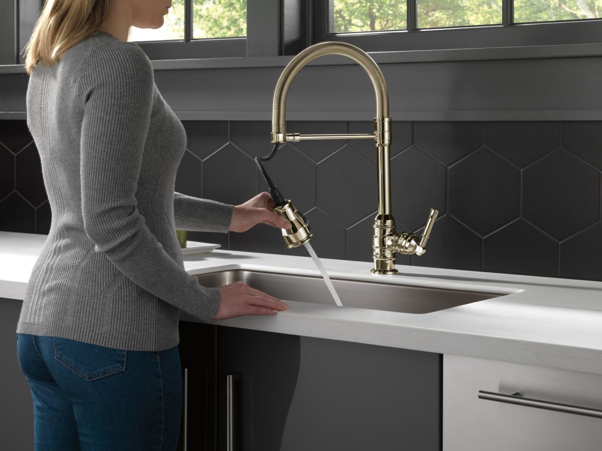DELTA Broderick Single Handle Pull-Down Kitchen Faucet With Spring Spout — Polished Nickel