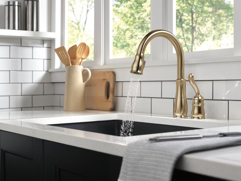 DELTA Leland Single Handle Pull-Down Kitchen Faucet — Champagne Bronze
