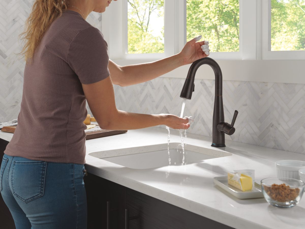 DELTA Essa Touch2O Bar / Prep Faucet with Touchless Technology — Venetian Bronze