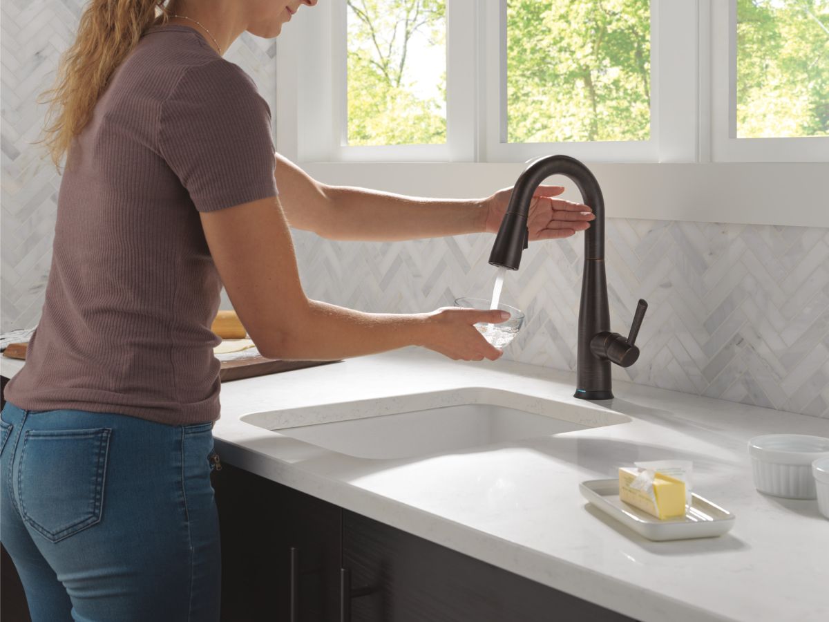 DELTA Essa Touch2O Bar / Prep Faucet with Touchless Technology — Venetian Bronze